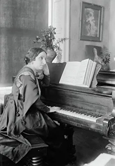 Piano Stool Prints: Amelita Galli-Curci, between c1915 and c1920. Creator: Bain News Service