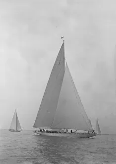 Yachting Collection: The American J-Class yacht Yankee, 1935. Creator: Kirk & Sons of Cowes