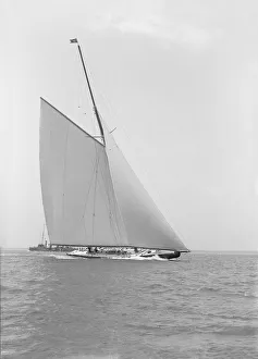 Race Collection: Americas Cup challenger Shamrock IV sailing without topsail, 1914. Creator
