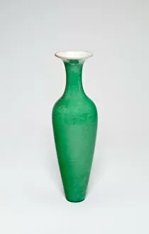 Amphora Collection: Amphora-Shaped Vase (Liuyeping), Qing dynasty (1644-1911), Kangxi reign mark (1662-1722)
