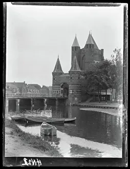 City Gate Prints: The Amsterdamse Poort, Haarlem, the Netherlands, 1906-1917. Creator: George Crombie