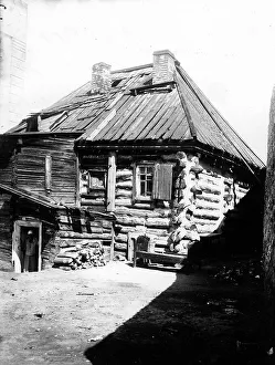 Log Building Prints: An ancient house in Krasnoyarsk, 1900. Creator: Unknown