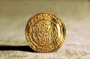 Andalusian gold dinar, also called Mancuso, used in Catalan counties during feudal times