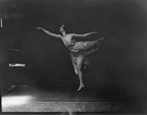 Andrews, Florence, Miss, 1918 July. Creator: Arnold Genthe
