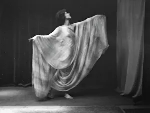 Andrews, Florence, Miss, 1918 July. Creator: Arnold Genthe