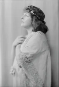 Anglin Margaret Prints: Anglin, Margaret, Miss, in costume, between 1910 and 1925. Creator: Arnold Genthe