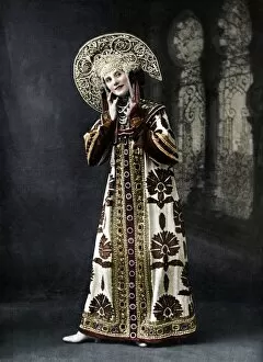 Alfred Ellis Walery Gallery: Anna Pavlova (1881-1912), Russian ballet dancer, 1911-1912. Artist: Alfred Ellis & Walery