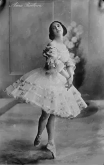Elegant Collection: Anna Pavlova, Russian ballerina, 1910s