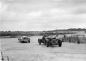 Chicane Gallery: AP Watsons Lagonda and AS Lustys Riley Lynx at the chicane, JCC Members Day, Brooklands, 1939