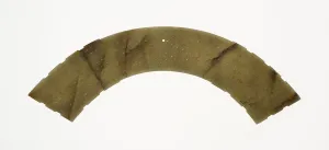 Arc-shaped pendant (huang), Eastern Zhou dynasty period, c. 4th century B. C