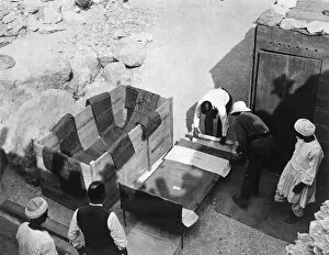 Archaeologist Gallery: Archaeologists working at the Tomb of Tutankhamun, Valley of the Kings, Egypt, 1922