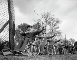 West Yorkshire Gallery: Archery practice at the CISWO paraplegic centre, Pontefract, West Yorkshire, 1960