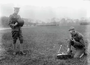 Cable Prints: Army, U.S. Field Buzzer, 1915. Creator: Harris & Ewing