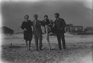 Friend Prints: Arnold Genthe and friends in Long Beach