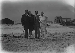 Friend Prints: Arnold Genthe with friends in Long Beach