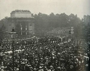 Arrival of the Canadian Premier (The Hon. Wilfrid Laurier) at Hyde Park Corner, 1897 Arrival of the Canadian Premier (The Hon. Wilfrid Laurier) at Hyde Park Corner, 1897