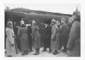 Arrival of the Russian delegation in Brest-Litovsk. In the centre Trotsky. Left: Kamenev and Joffe Arrival of the Russian delegation in Brest-Litovsk. In the centre Trotsky. Left: Kamenev and Joffe