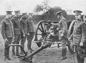 Artillery recruits having the mechanism of an 18-pounder explained to them, 1915