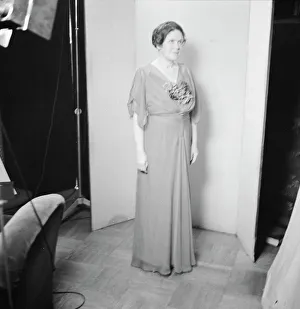 Corsage Prints: Ashton, E.L. Mrs. portrait photograph, between 1926 and 1942. Creator: Arnold Genthe