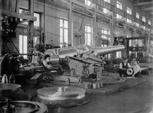 Navy Yard Prints: An assembled gun, Washington Navy Yard, between 1890 and 1901. Creator: Unknown