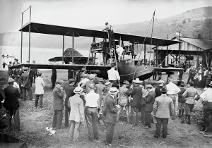 Launch Prints: Assembling AMERICA, 1914. Creator: Bain News Service