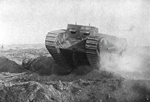 Assault Prints: Au Combat; Un tank en action: sa tourelle gauche est armee d'un petit canon marine a tir rapide