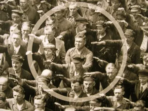 August Landmesser Artist: Anonymous