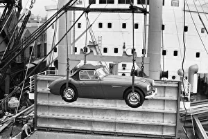 Lifting Gallery: Austin Healey for export, Cardiff 1960. Creator: Unknown