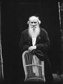 Leo Tolstoy Gallery: The author Leo Tolstoy, 1902. Artist: Bulla, Karl Karlovich (1853-1929)