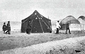 Kurdish Prints: Aux armees russes d'Asie; Un chef kurde vient au camp de l'etat-major russe