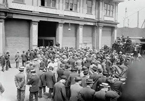 Awaiting Nathan's arrival, 5/25/14, 1914. Creator: Bain News Service