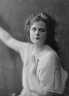 Sincerity Prints: Ayers, Clio, Miss, portrait photograph, 1916 Jan. 13. Creator: Arnold Genthe