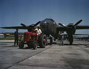Manufacturing Gallery: B-25 bomber planes at the North American Aviation, Incorporated... Kansas City, Kansas, 1942