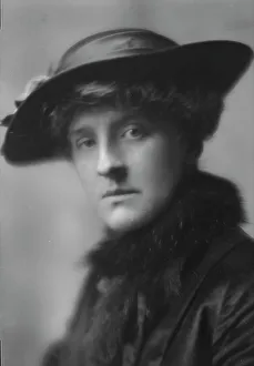 Bailey, Miss, portrait photograph, 1915 Feb. 17. Creator: Arnold Genthe