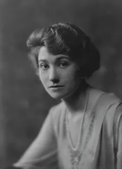 Bainter, Fay, Miss, portrait photograph, 1916. Creator: Arnold Genthe
