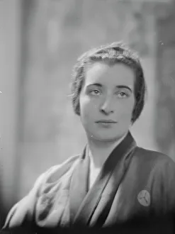 Bathrobe Prints: Baker, Alice, Miss, portrait photograph, 1917 June 4. Creator: Arnold Genthe
