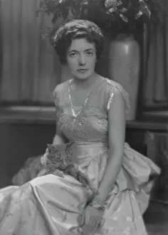 Ballard, Bernice, Mrs. with Buzzer the cat, portrait photograph, 1916 May 19. Creator: Arnold Genthe