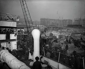 Transparency Prints: Baltimore, Maryland, unloading banana steamer, between 1890 and 1906. Creator: Unknown