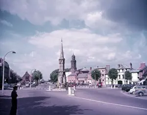 Market Cross Prints: Banbury Cross and church, Banbury, Oxfordshire, c1955. Creator: Arthur Charles Kirby Ware