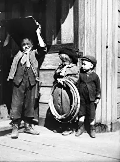Hoop Prints: Bargee children, London, c1905