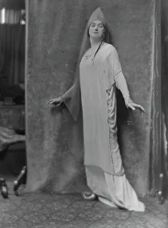 Barker, Granville, Mrs. (Lillah MacCarthy), portrait photograph, 1915 Feb. 26. Creator: Arnold Genthe