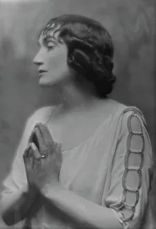 Barker, Granville, Mrs. (Lillah MacCarthy), portrait photograph, 1915 Feb. 26. Creator: Arnold Genthe