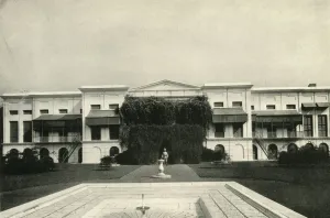 George Nathaniel Prints: Barrackpore House, South Front, 1903, (1925). Creator: Unknown