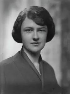 Bathrobe Prints: Barrett, Hinman, Mrs. portrait photograph, 1917 June 19. Creator: Arnold Genthe