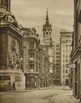 Sir Christopher Wren Collection: At the Base of the Monument of Fish Street Hill, c1935. Creator: Donald McLeish