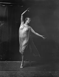 Bateman, Miss, 1918 Mar. Creator: Arnold Genthe