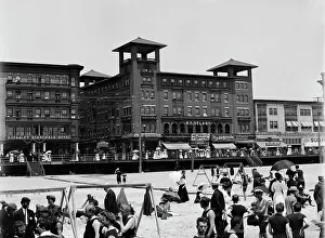 New Jersey Prints: Bathing beach, Atlantic City, N.J. between 1900 and 1910. Creator: Unknown