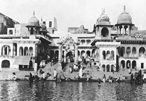 Images Dated 9th August 2007: Bathing ghat on the Yamuna River, Muttra, 1917