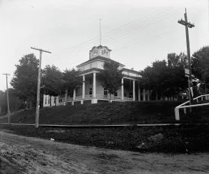 Muddy Prints: Bay View Hotel, Bay View, Mich. between 1890 and 1901. Creator: William H. Jackson