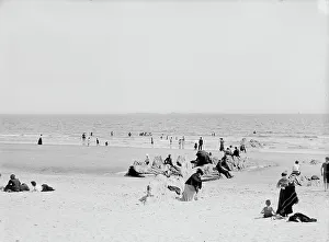 Coastal Resort Prints: Beach in front of Sea Foam House, Old Orchard, Me. c1904. Creator: Unknown